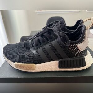 Women’s Adidas NMD R1